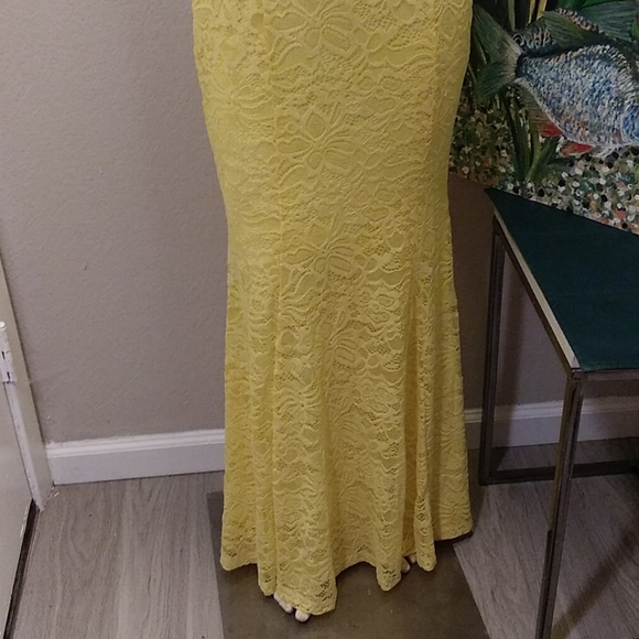 Sunny Yellow Occasional Dress - Picture 2 of 10